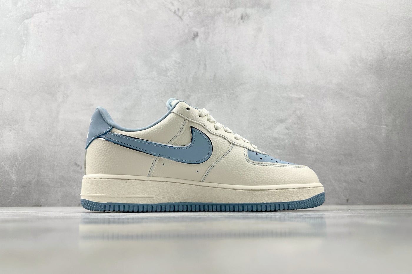 Nike Air Force 1 Louis Vuitton - Light Blue/White