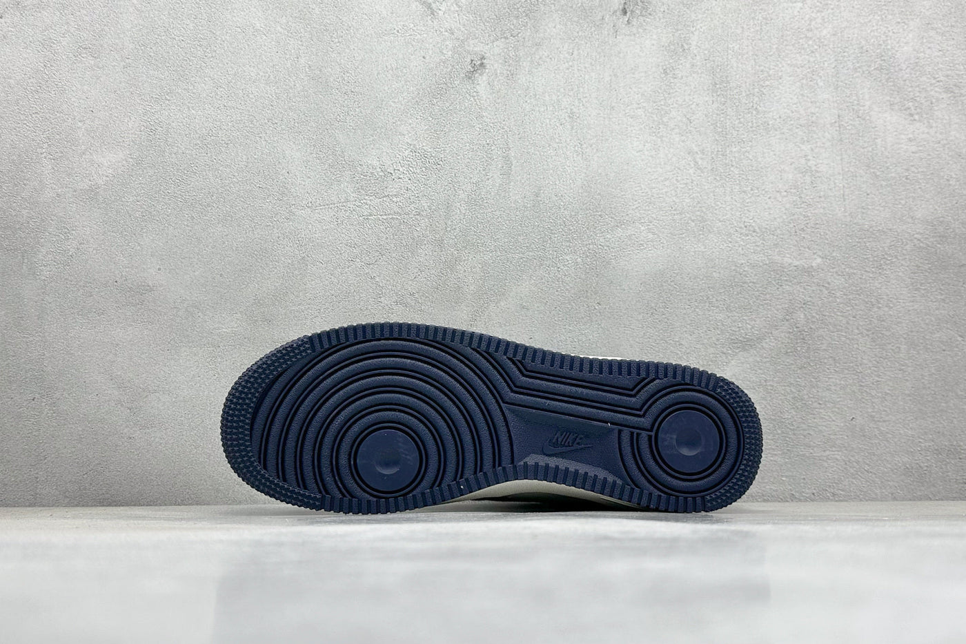 Nike Air Force 1 Supreme - Navy Blue/White