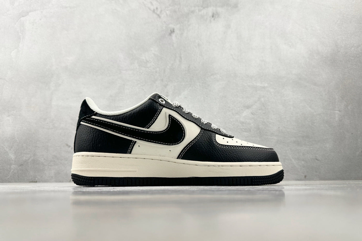 Nike Air Force 1 Louis Vuitton - Black