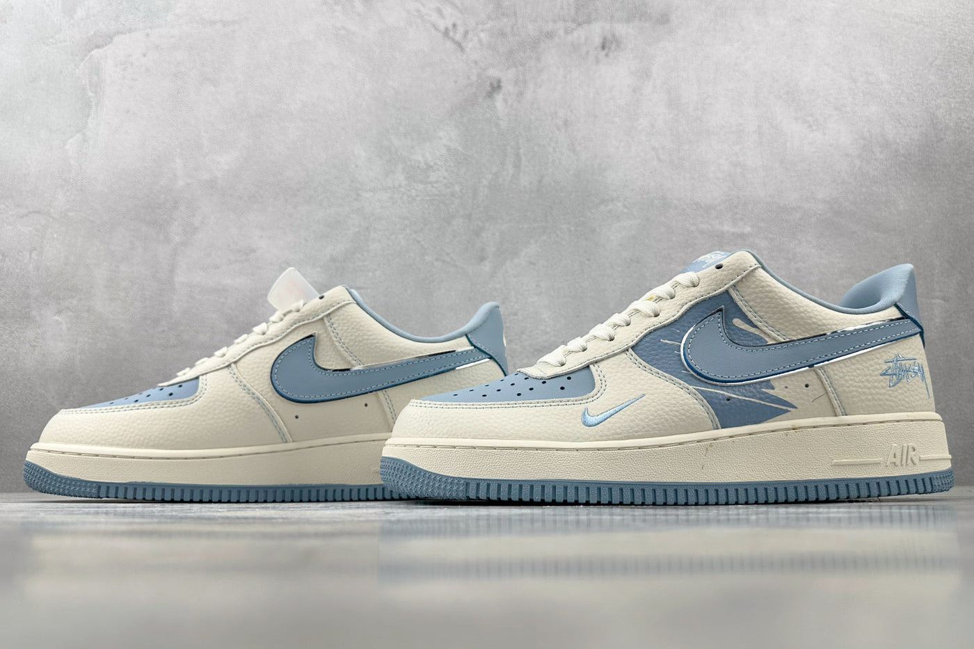 Nike Air Force 1 Louis Vuitton - Light Blue/White