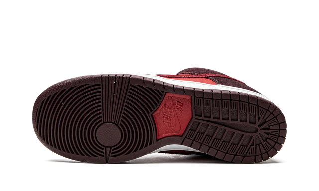 Nike SB Dunk Low Cherry