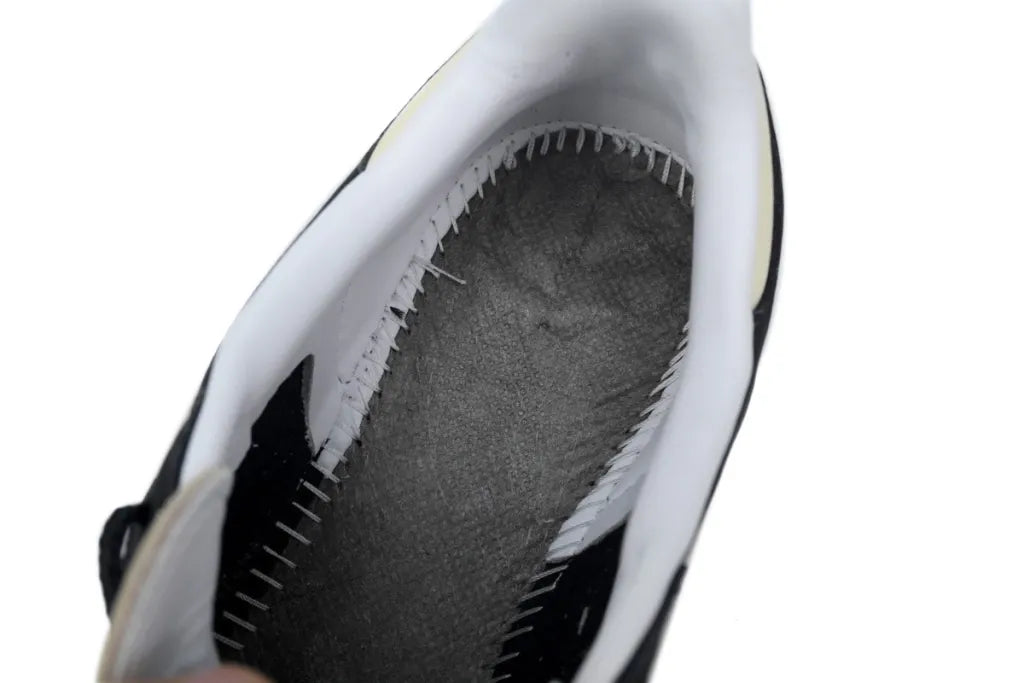 Adidas Samba OG - Black/White Gum
