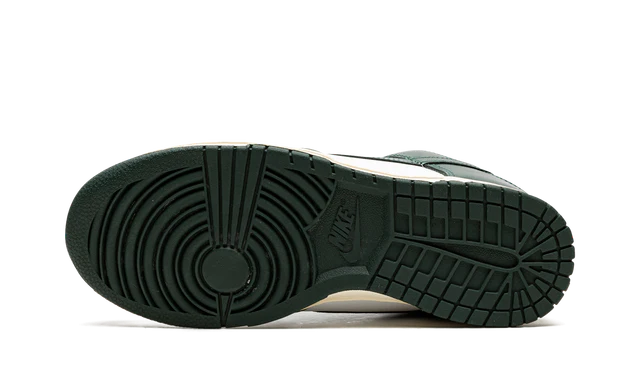 Nike Dunk Low Vintage Green (W)