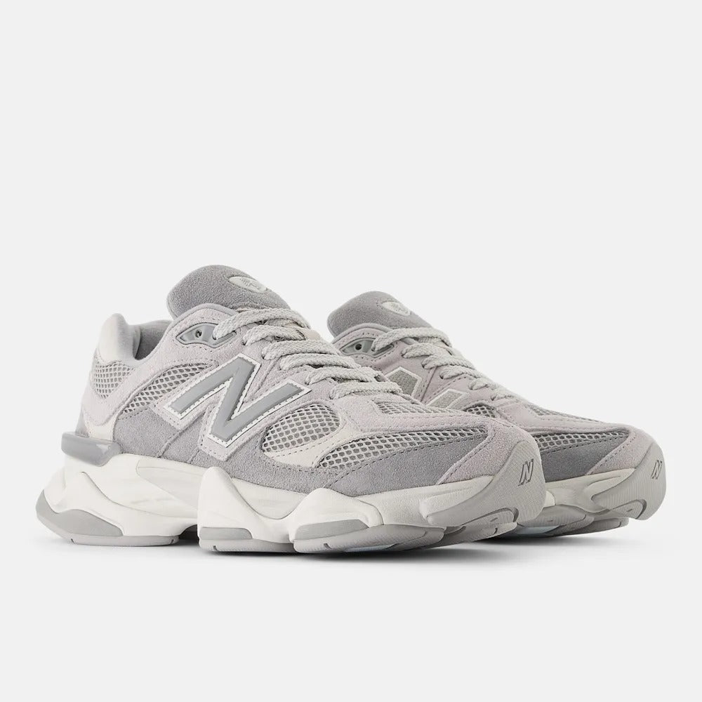 New Balance 9060 - Gray/Light Gray