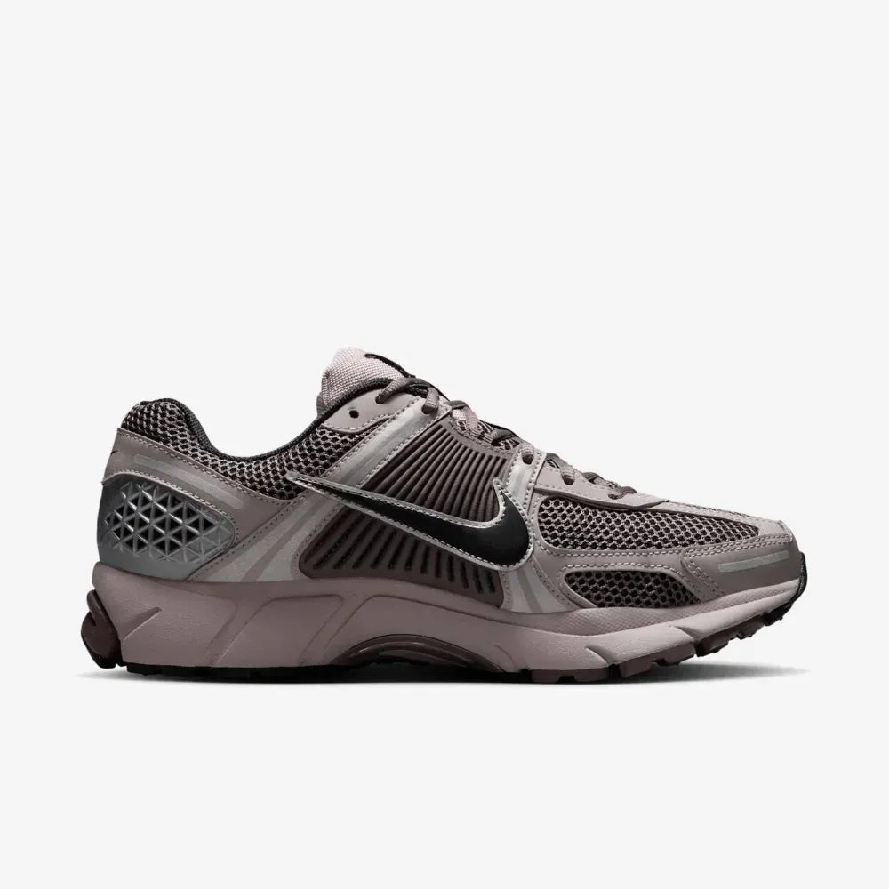 Nike Zoom Vomero 5 College Grey Cave Stone Metallic Silver Black