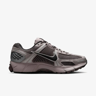 Nike Zoom Vomero 5 College Grey Cave Stone Metallic Silver Black