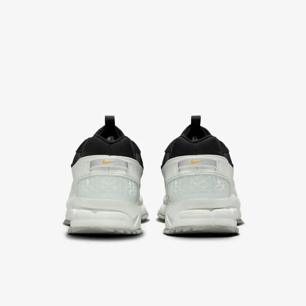 Nike Zoom Vomero 5 Roam Black Light Silver