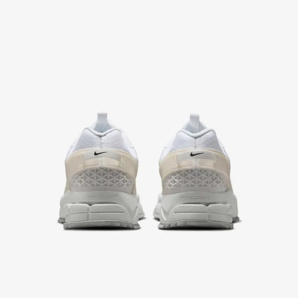 Nike Zoom Vomero Roam White Phantom