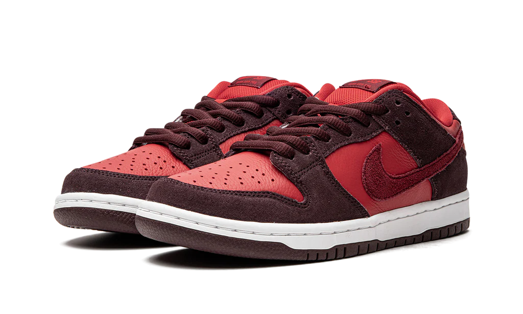 Nike SB Dunk Low Cherry