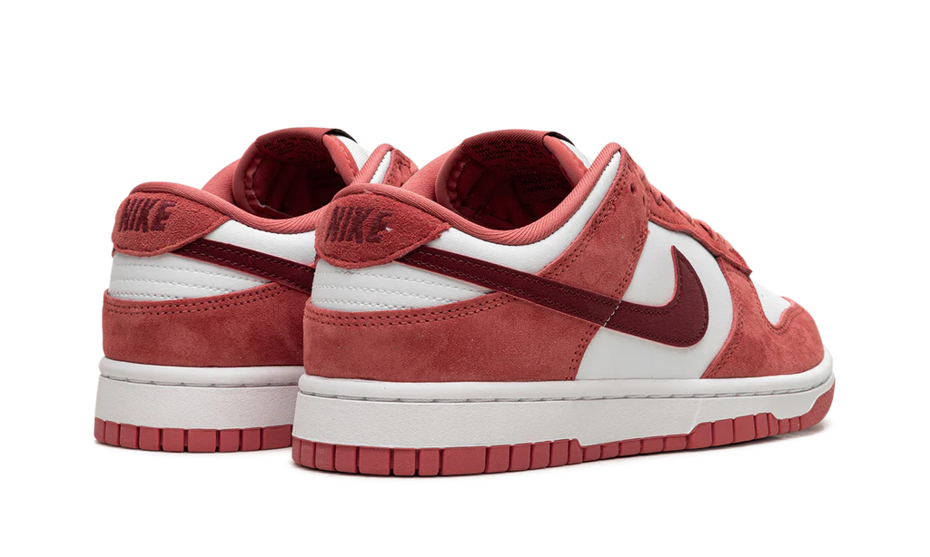 Nike Dunk Low Valentine's Day