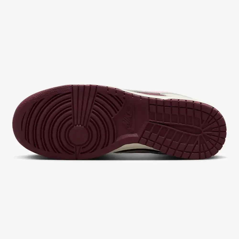 Nike Dunk Low Valentine’s Day