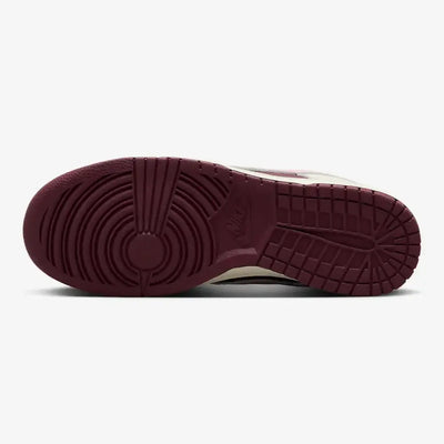 Nike Dunk Low Valentine’s Day
