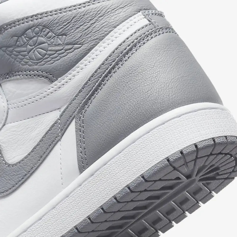 Jordan 1 Retro High OG Stealth