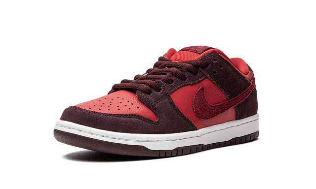 Nike SB Dunk Low Cherry